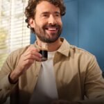 Philips Kaffeevollautomat der Serie 5400 – Espressomaschine für 12 Getränke, schnell reinigendes LatteGo System, intuitives TFT-Display, anpassbare Kaffeeeinstellungen (EP5441/50)